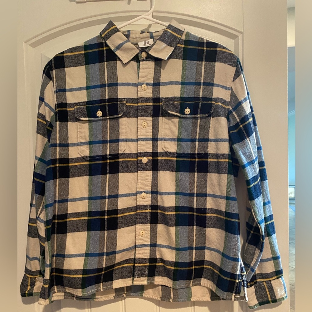 GAP KIDS Big Boys Navy and White Plaid Button Down Flannel Shirt